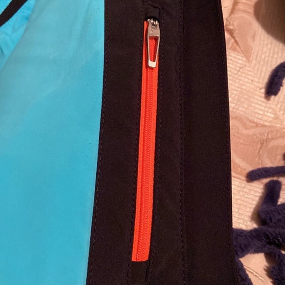 Spyder ladies (like new condition) ski jacket - Picture 9 of 13